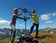 01 Alla bella croce di vetta del Pizzo di Cigola (2632 m)